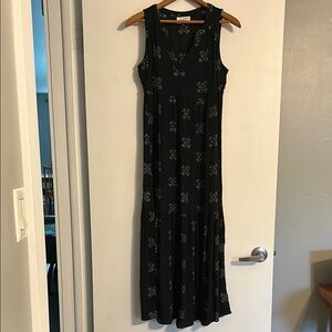Universal Thread Black and White Sleeveless Maxi Sundress